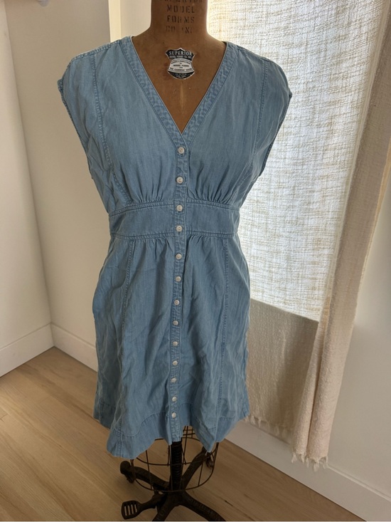 Madewell Dresses & Skirts - Madewell Light Blue Chambray Button-Front Mini Dress